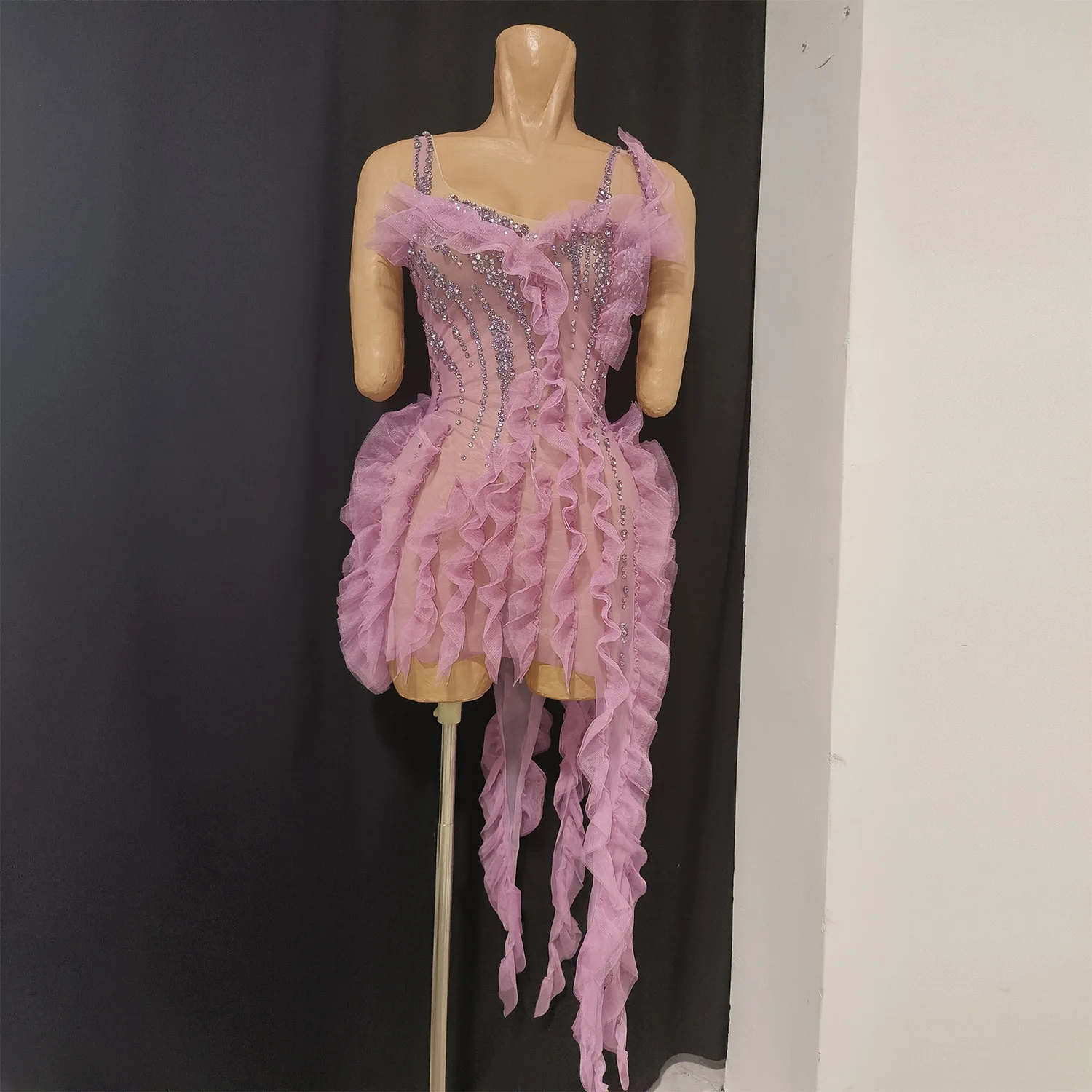 New Sweet Style Ruffled Sequin Strap Dress for Women Suitable for K-pop Stage Dance Performances Jazz Bar Outfits
