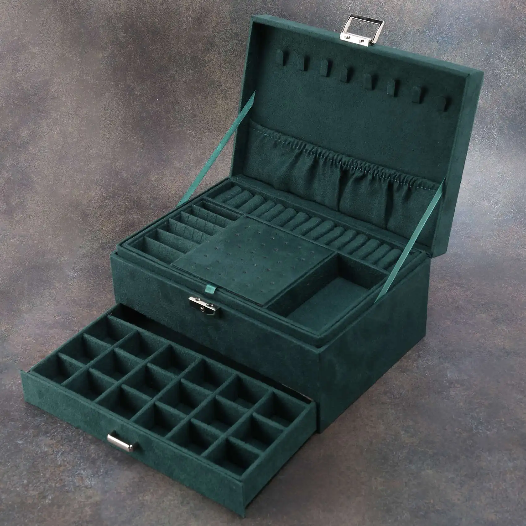 

AS94-Three Layer New Vintage Flannel Jewelry Box Earrings Earrings Rings Necklace Jewelry Storage Box Dark Green