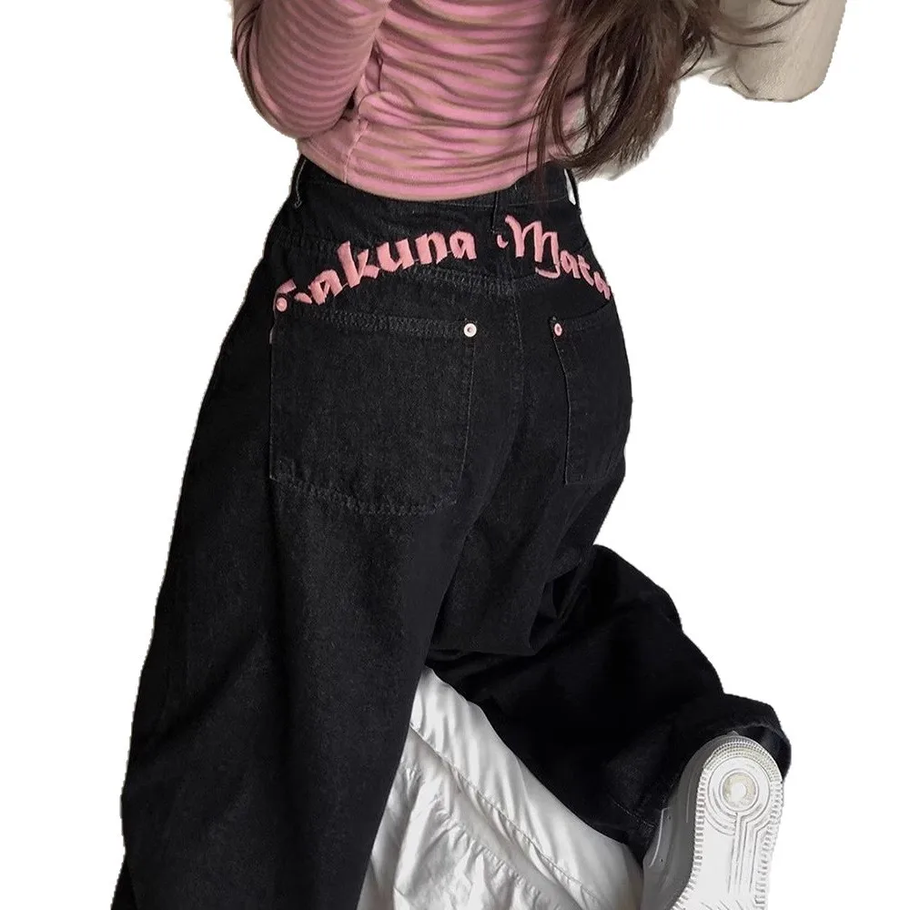 

Джинсы с вышитыми буквами, весна 2024, женские новые стильные милые крутые пикантные брюки с высокой талией для девочек, темпераментные узкие брюки, размер S-XL