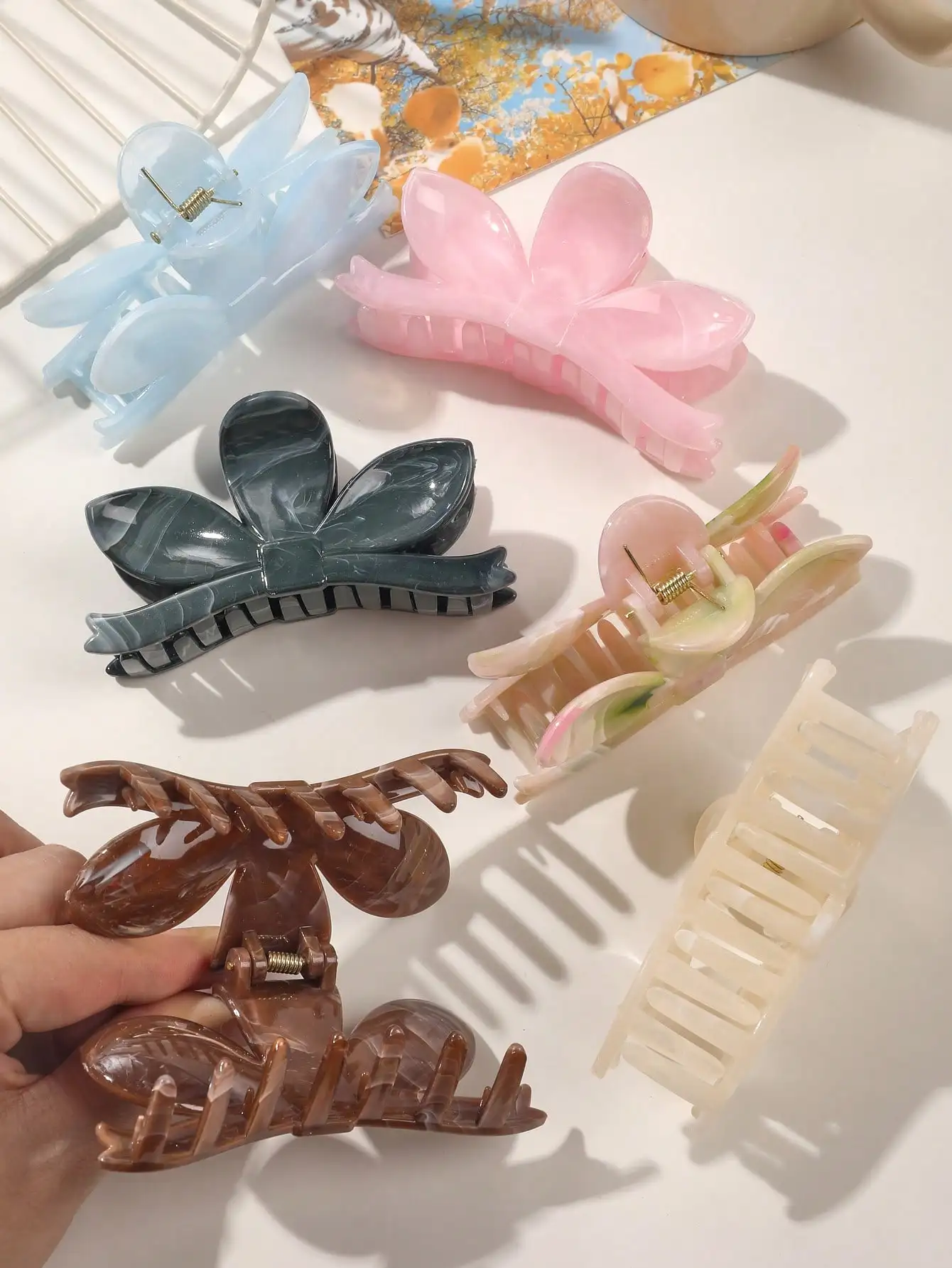 6 Stück Macaron-Haarspangen, Blumen-Bananen-Haarspangen für feines Haar, starker Halt für dickes Haar, 6 Farben, modisches Haaraccessoire – Detail 5