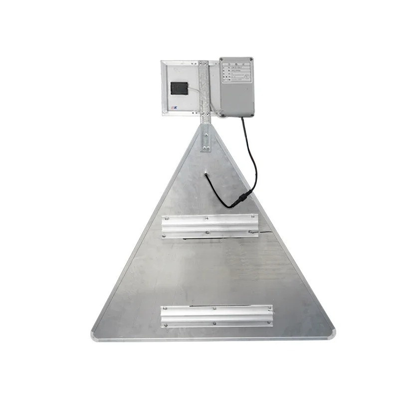 Professional Solar Powered Waterproof LED Road Flashing Traffic Sign Manufacturer