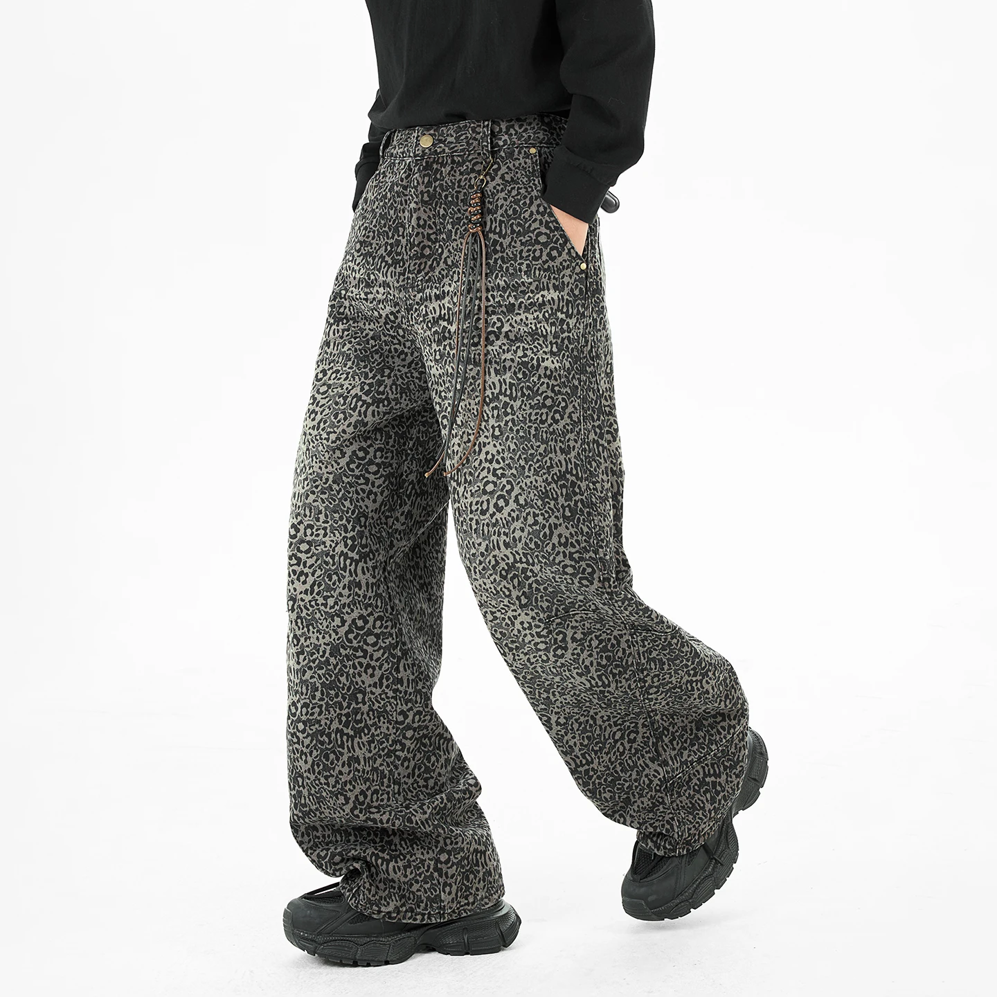 Leopard Print Jeans Men Streetwear Hip Hop Loose Casual Scimitar Jeans Denim Pants Wide Leg Baggy Jeans Pants Trousers