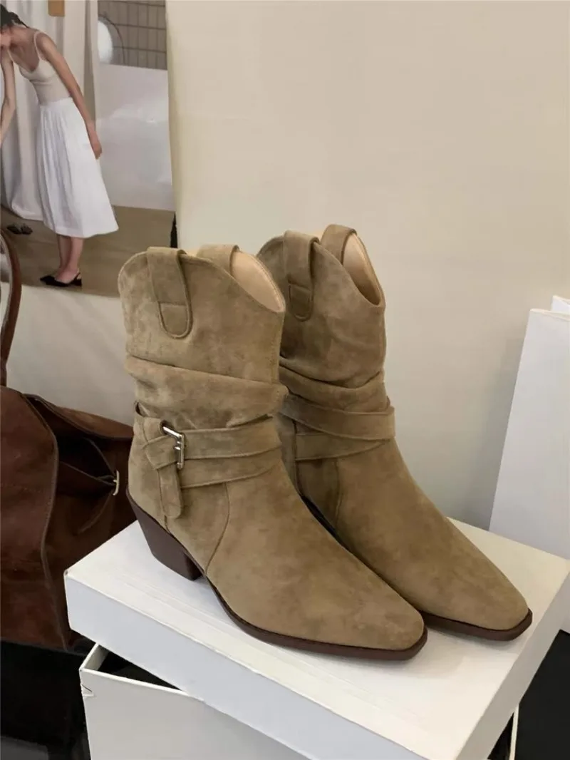

Women's Boots Autumn Winter Retro Suede Middle Cylinder Ankle Boots Comfortable Rubber Sole Soft Sole Snow Boots Plus Size 40 41