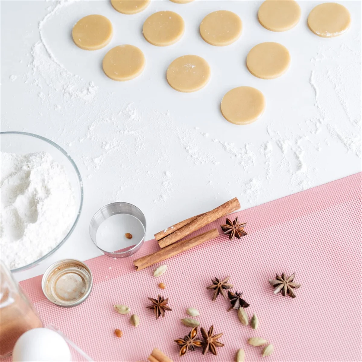 سجادات خبز مثقوبة، قطعتان من حصيرة السيليكون الوردية لنصف ورقة، بطانات فرن غير لاصقة قابلة لإعادة الاستخدام لصنع الخبز/المعجنات