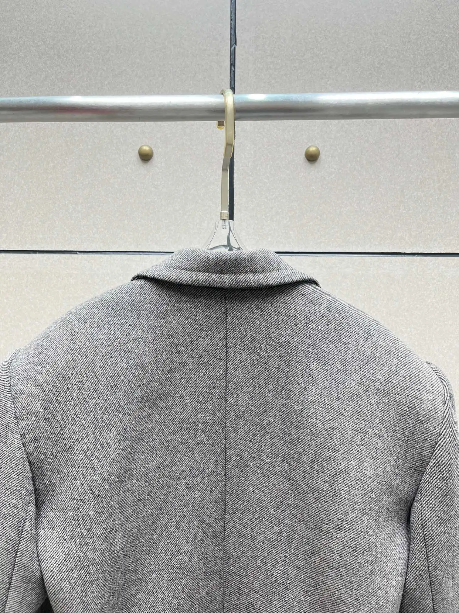 Veste sur mesure en mélange de laine avec détail de la taille, manteau de banlieue élégant pour femmes, nouvelle collection hiver 2025