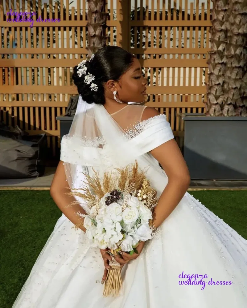 تخصيص قبالة الكتف سباركلي اللؤلؤ Ballgown فستان الزفاف للعروس الساتان منتفخ فستان الزفاف الأفريقي Vestidos De Novia