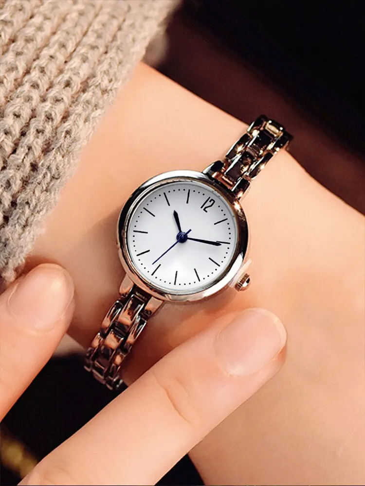 1PCs Fashion Versatile Women\'s Small and Cute Silver Steel Band Quartz Watch