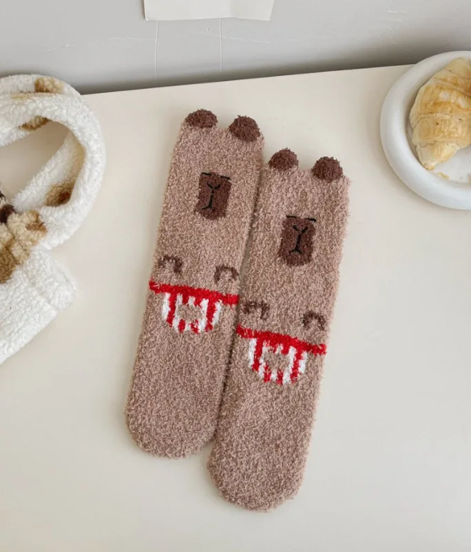 Calcetines gruesos de lana Coral para mujer, calcetines para dormir en casa con bordado de dibujos animados, calcetines antideslizantes para el suelo