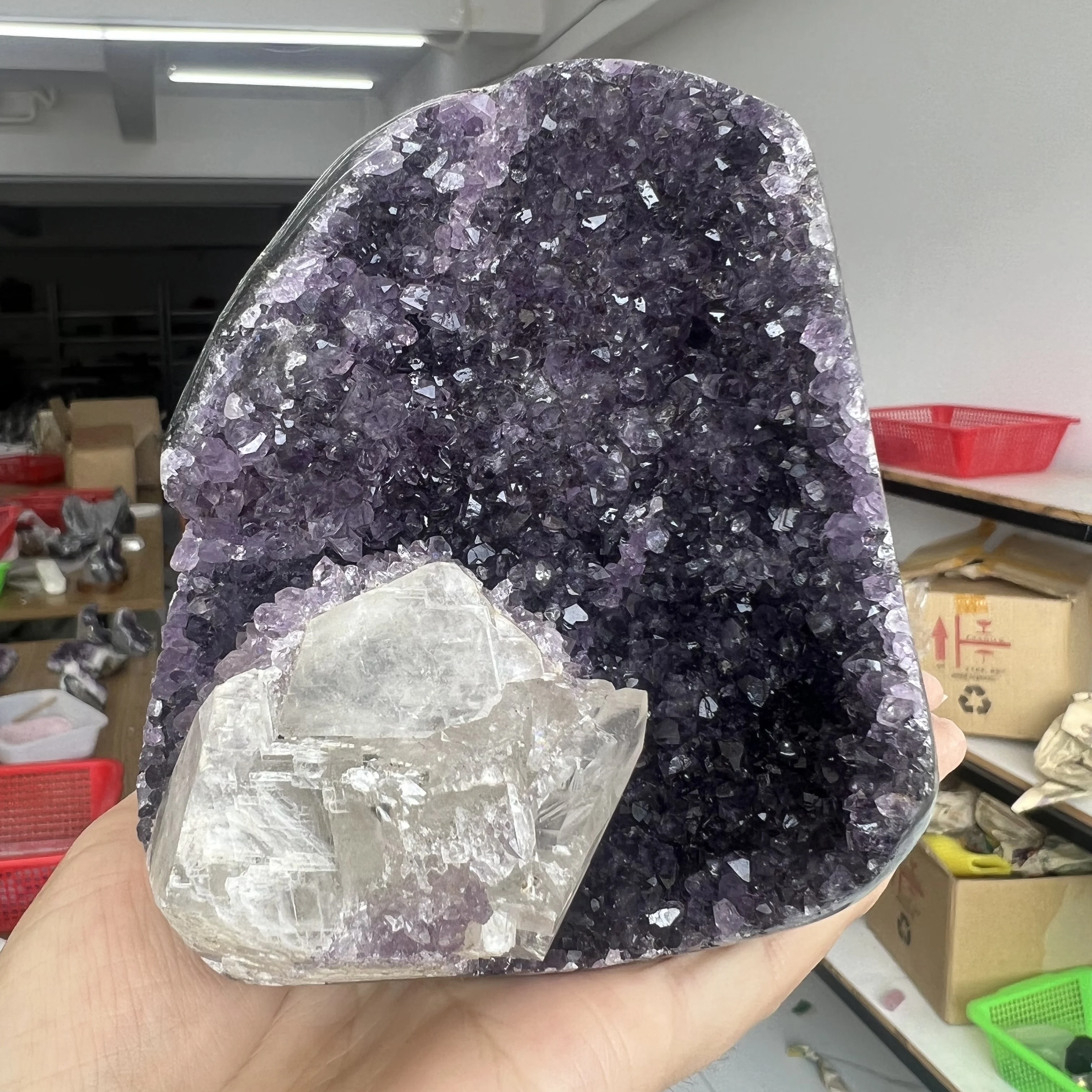 

1114g 11cm Natural Uruguay Dream Amethyst Quartz Crystal Cluster stand
