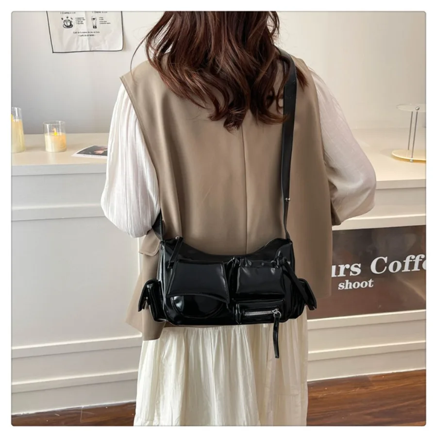 

Fashion niche retro advanced biker bag Yankee senior tassel commuter crossbody bag armpit texture female shoulder bags