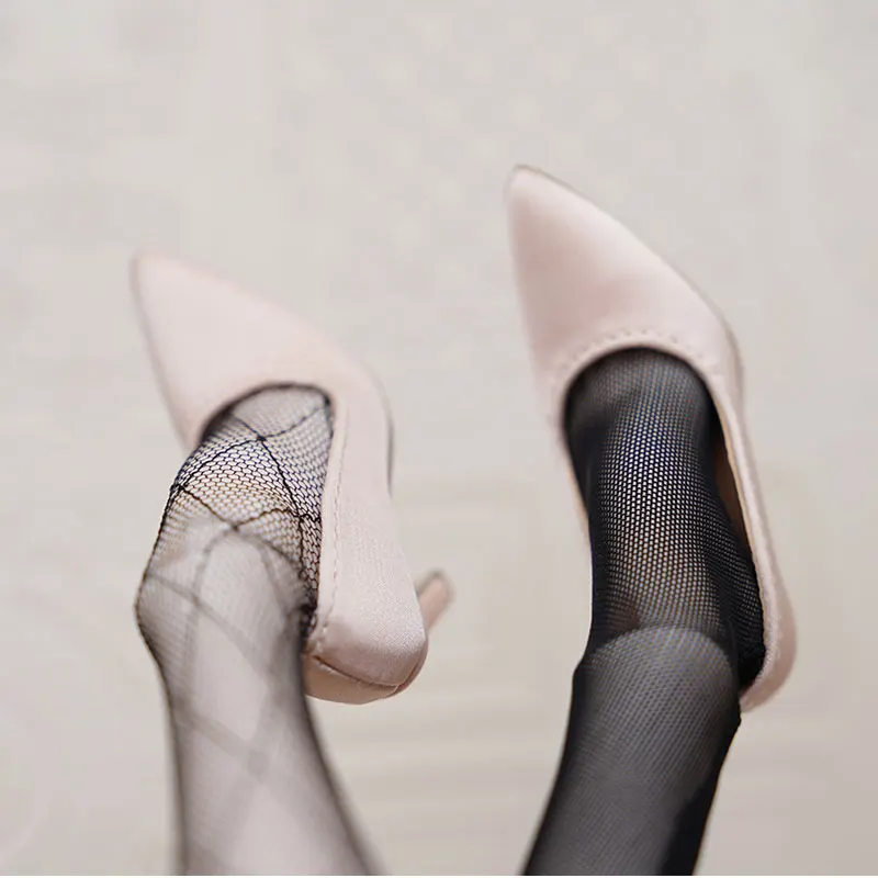 1/4 Bjd دمية الأحذية اليدوية 6.4 سنتيمتر * 2.3 سنتيمتر * 2.9 سنتيمتر موضة بلون الساتان عالية الكعب أحذية من الجلد الصغيرة ل Bjd إكسسوارات دمي