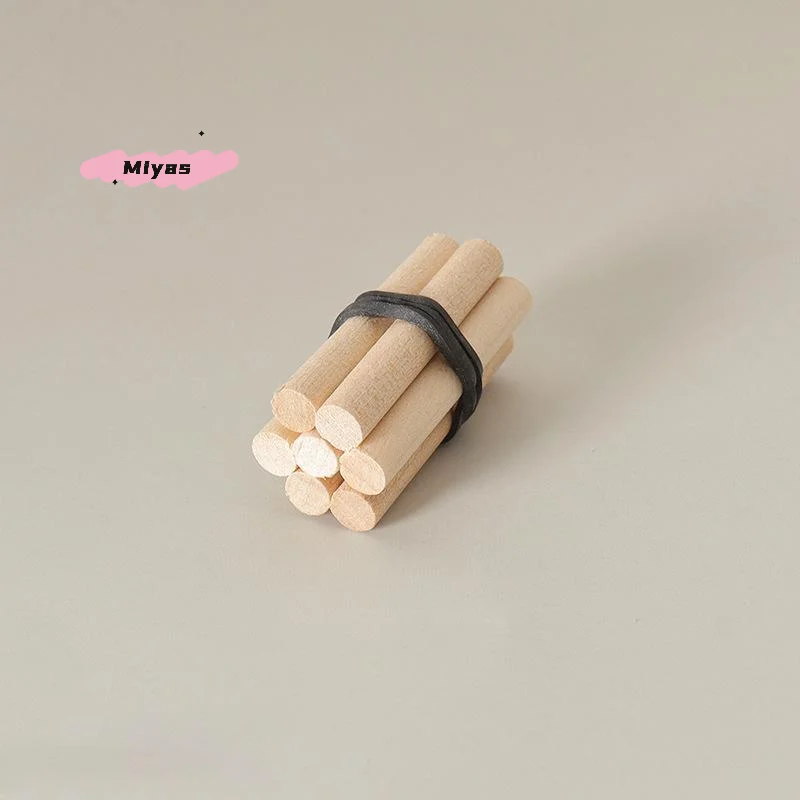 Mini casa de muñecas de leña, modelo de simulación, escala 1/12, decoración de escena de acampada, accesorios para casa de muñecas, 5 mechones