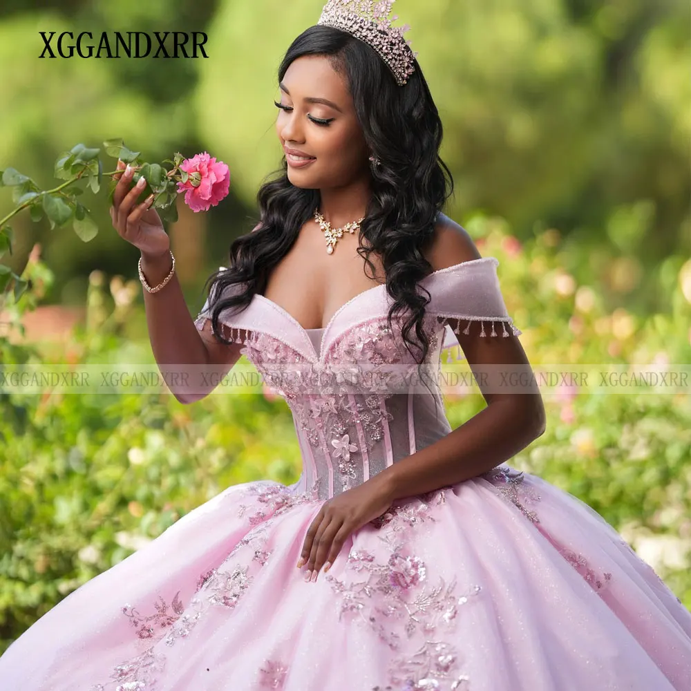 Abito Quinceanera rosa personalizzato 2025 Abiti da 15 Sweet 16 Sweetheart con spalle scoperte Perline Paillettes Dolce 16 Compleanno Gala