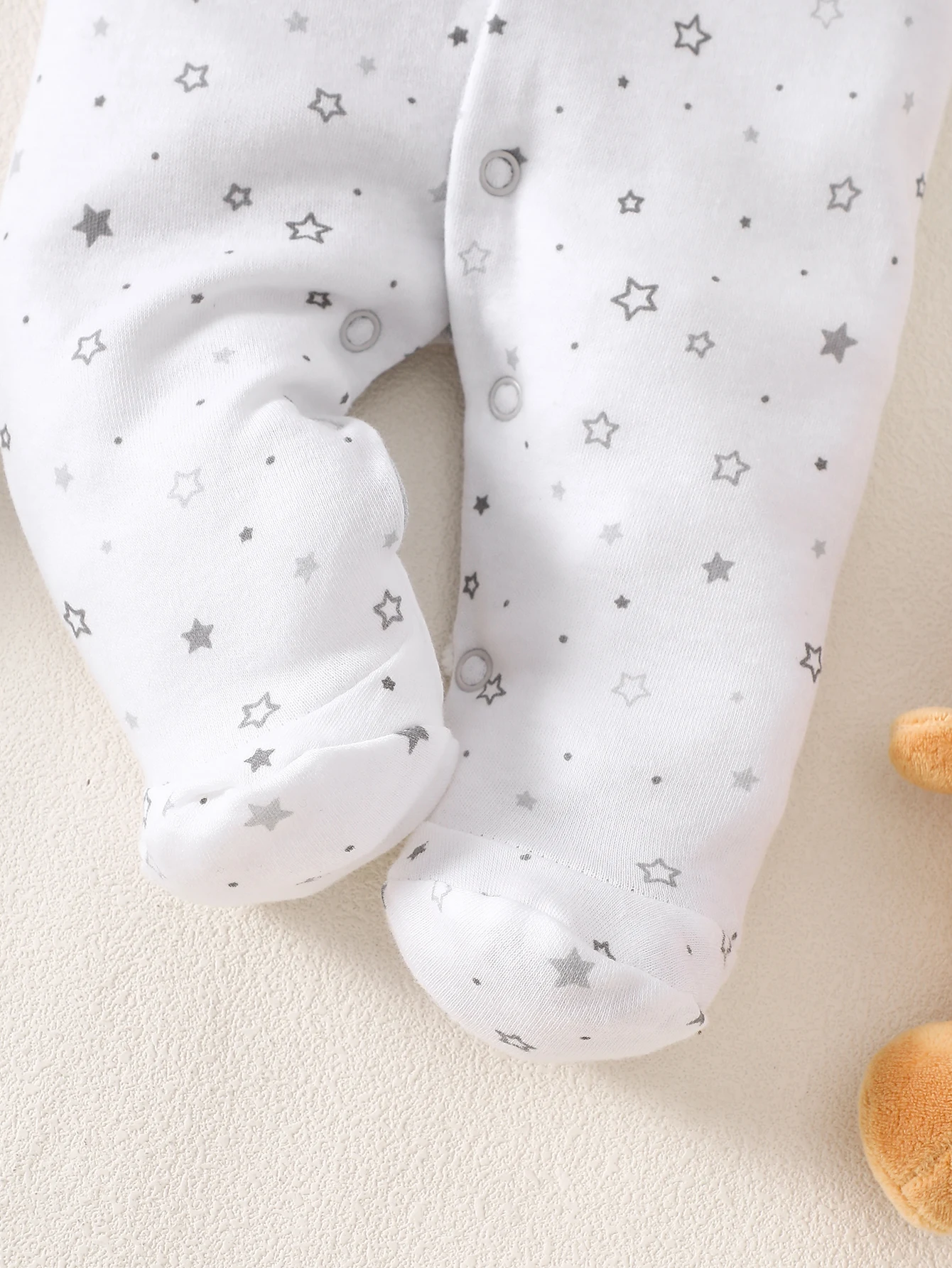 8-teiliges Neugeborenen-Strampler-Set | 100% Baumwolle, weich und atmungsaktiv | Graues Cartoon-Stern-Design | Für Babys von 0-9 Monaten – Detail 9