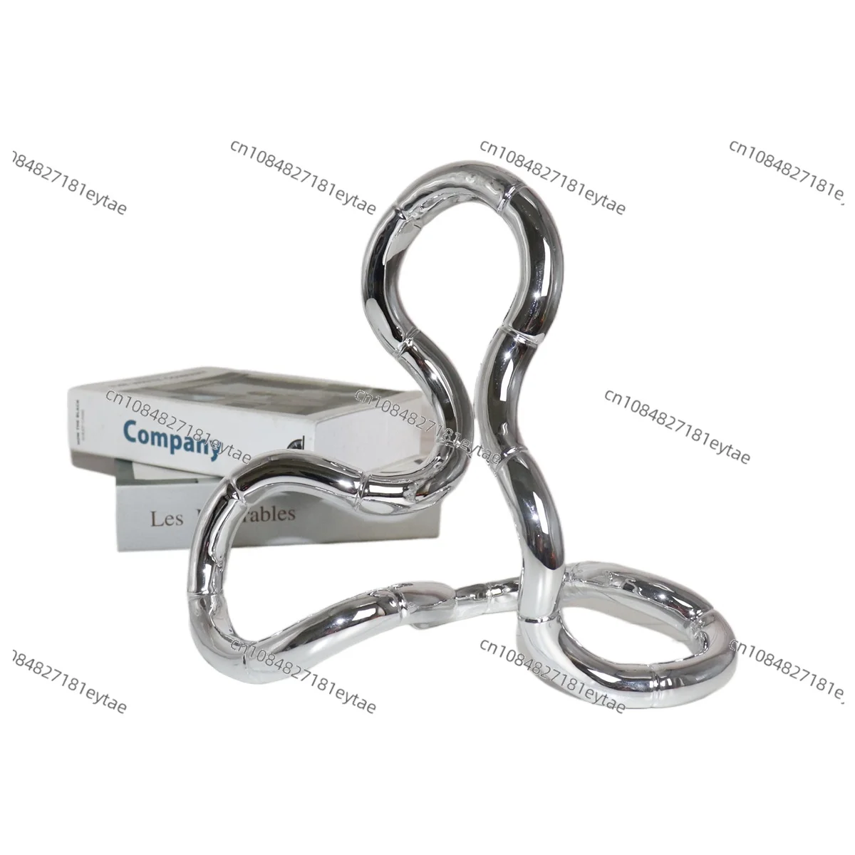 

Modern Light Luxury Silver Winding Ring Ornament for TV Cabinet Living Room Home Decor Showroom