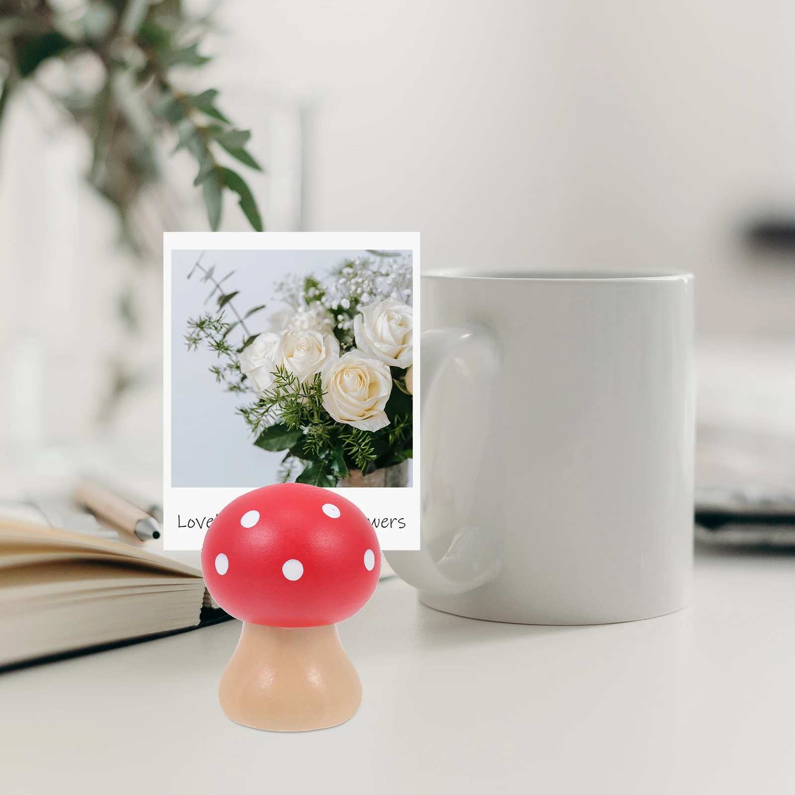 

5 Pcs Retro Mushroom Wooden Name Card Holder Message Clamp Memo Stand Note Clip Photo Paper Clamps Red Color for Wedding