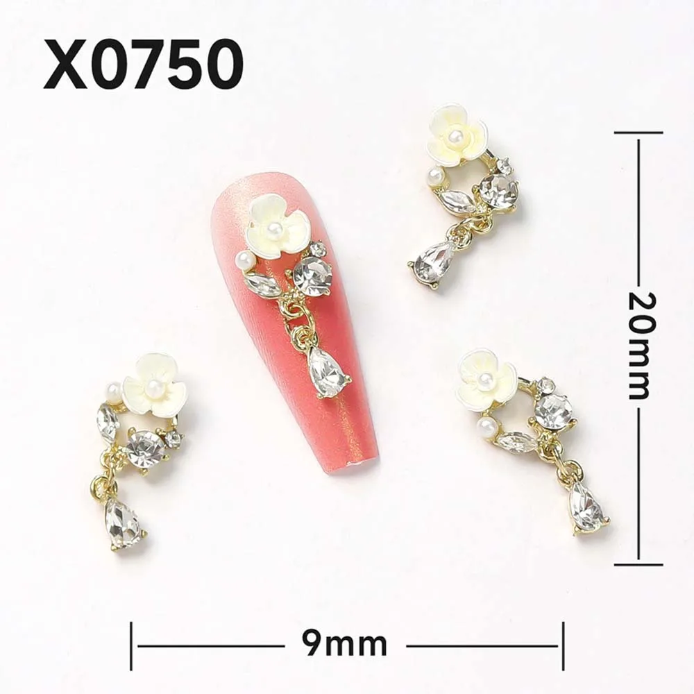 Pendant Manicure Accessories Nail Ornament Heart Nail Rhinestones 3D Nail Art Drills Flower Nail Decorations Nail Jewelry