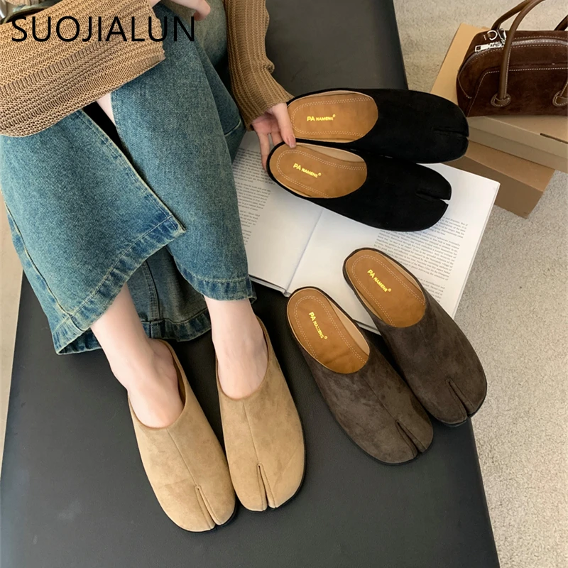 SUOJIALUN 2024 Spring New Women Flat Shoes Fashion Split Toe Shallow Slip On Mules Shoes Soft Flat Heel Outdoor Casual Slides Sa