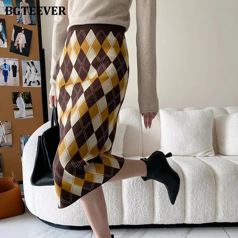 BGTEEVER Vintage Thicken Warm Argyle Knitted Skirts Women Autumn Winter Elastic Waist Pencil Sweater Skirts Female