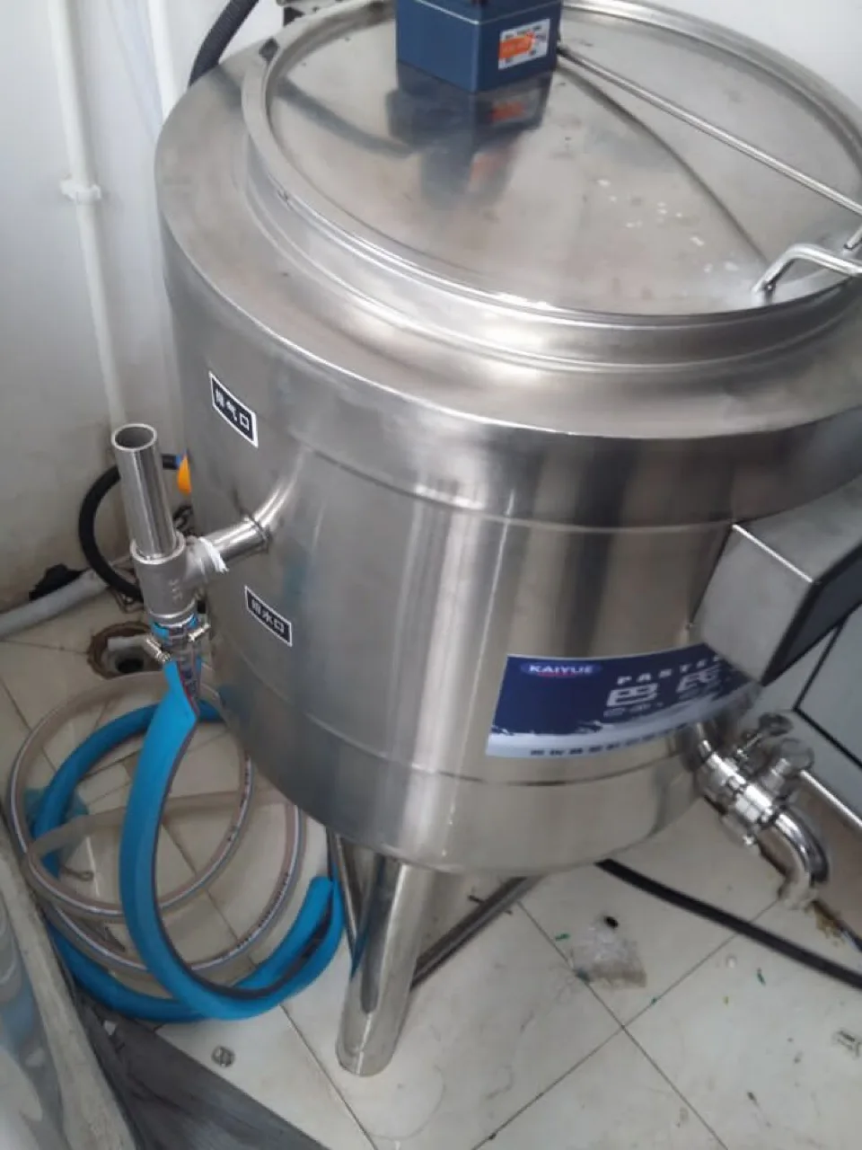 Lattine Macchina per pasteurizzazione alimentare in scatolaBottiglia Pasteurizzatore al latte di soia Pomodoro Pasteurizzazione ad alta pressione Salsa di pomodoro