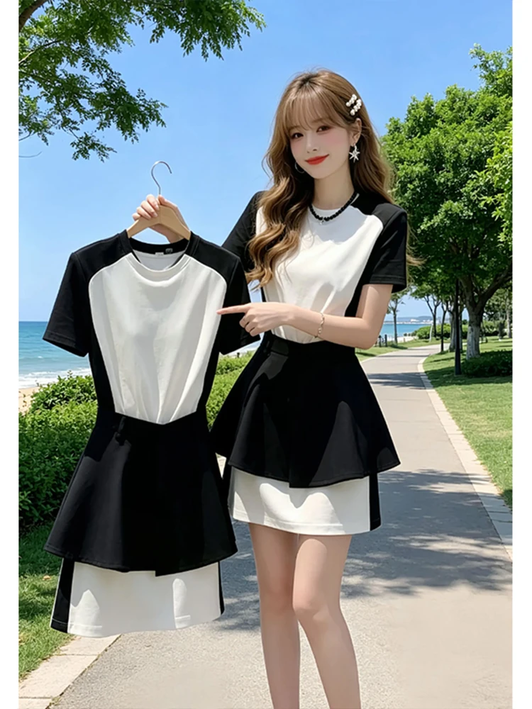 

Unique Beautiful Summer Outfit Two-Piece Set 2026 New Black White Color Block Short Sleeve T-Shirt Casual Skirt Fashion Set
