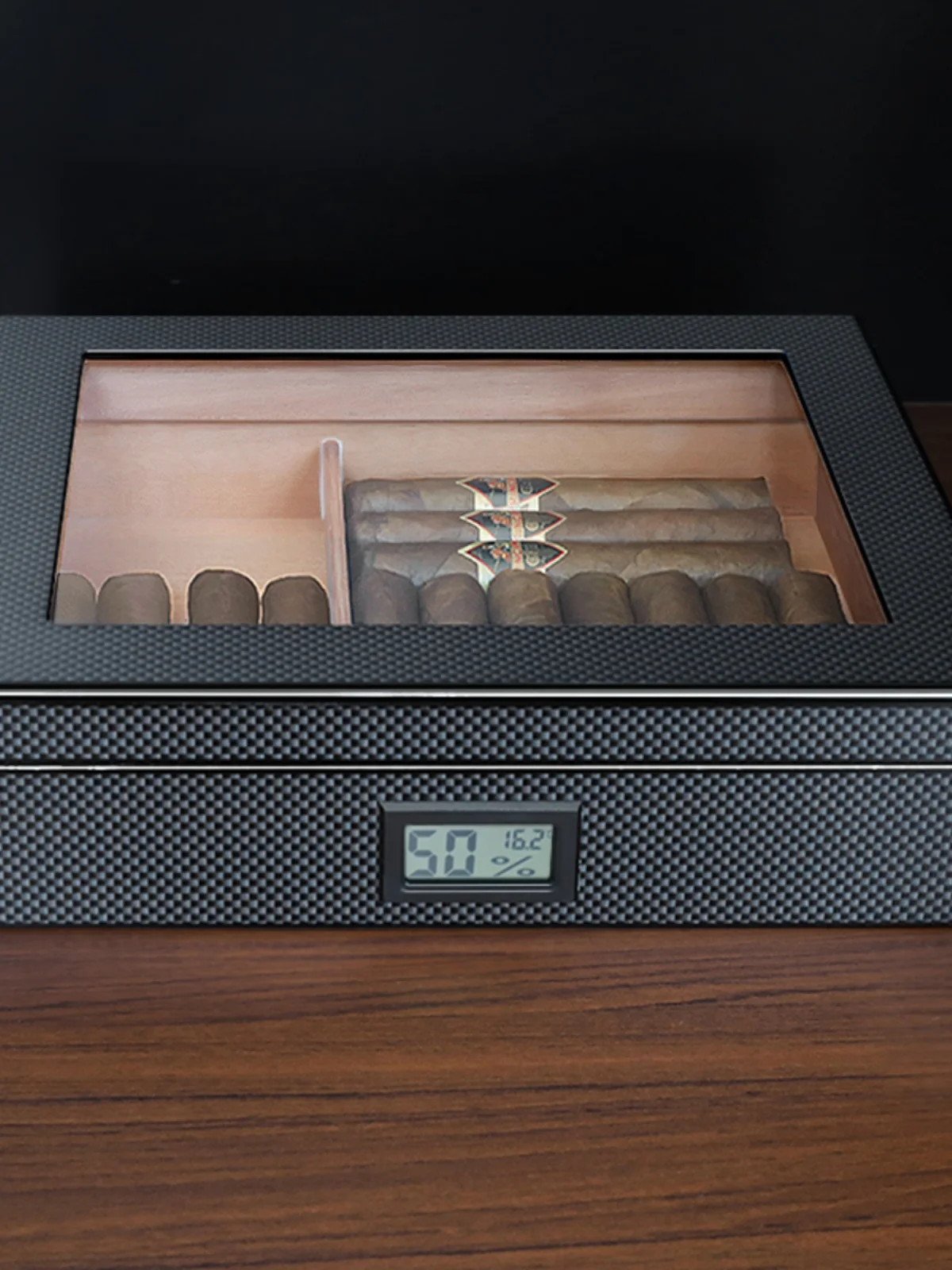 

Cigar Humidor Cedar Wood Portable Box Carbon Fiber Cigar Box Large Capacity Airtight Storage Box