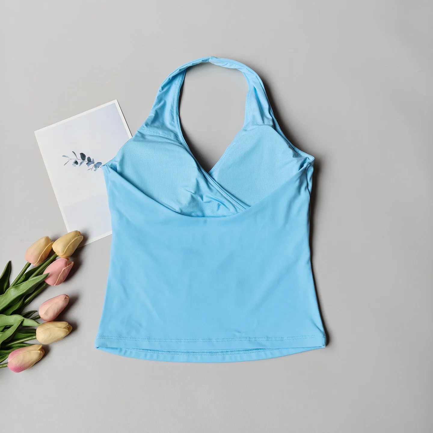 Halsband-Yoga-Top für Damen, hohe Elastizität, bequem, atmungsaktiv, überkreuzter Rücken, figurformend, Sport-Fitness-BH, zum Tragen als Oberbekleidung geeignet. – Detail 3
