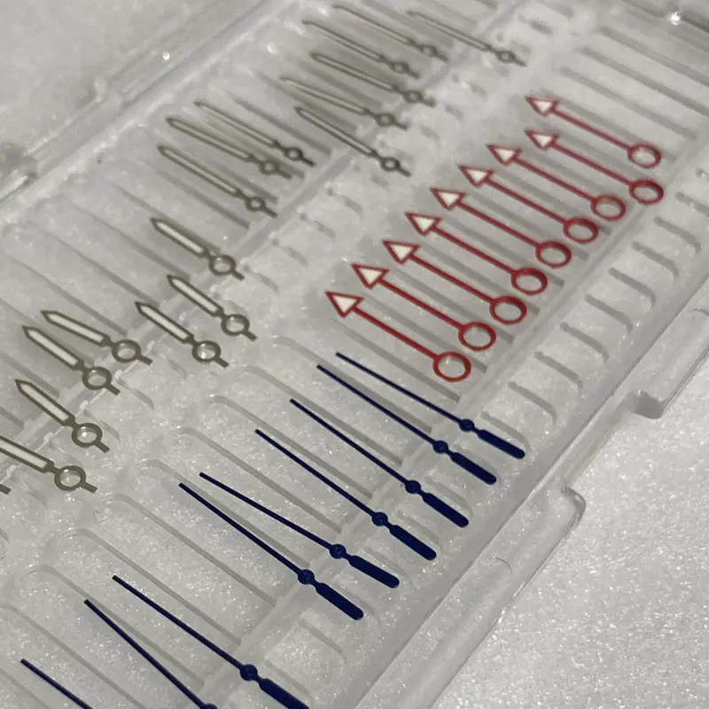 นาฬิกาข้อมือดัดแปลงชิ้นส่วนเหล็ก BGW-9ฟ้าเรืองแสงสีแดง Gmt เหมาะสำหรับ NH34เคลื่อนไหวอัตโนมัติ