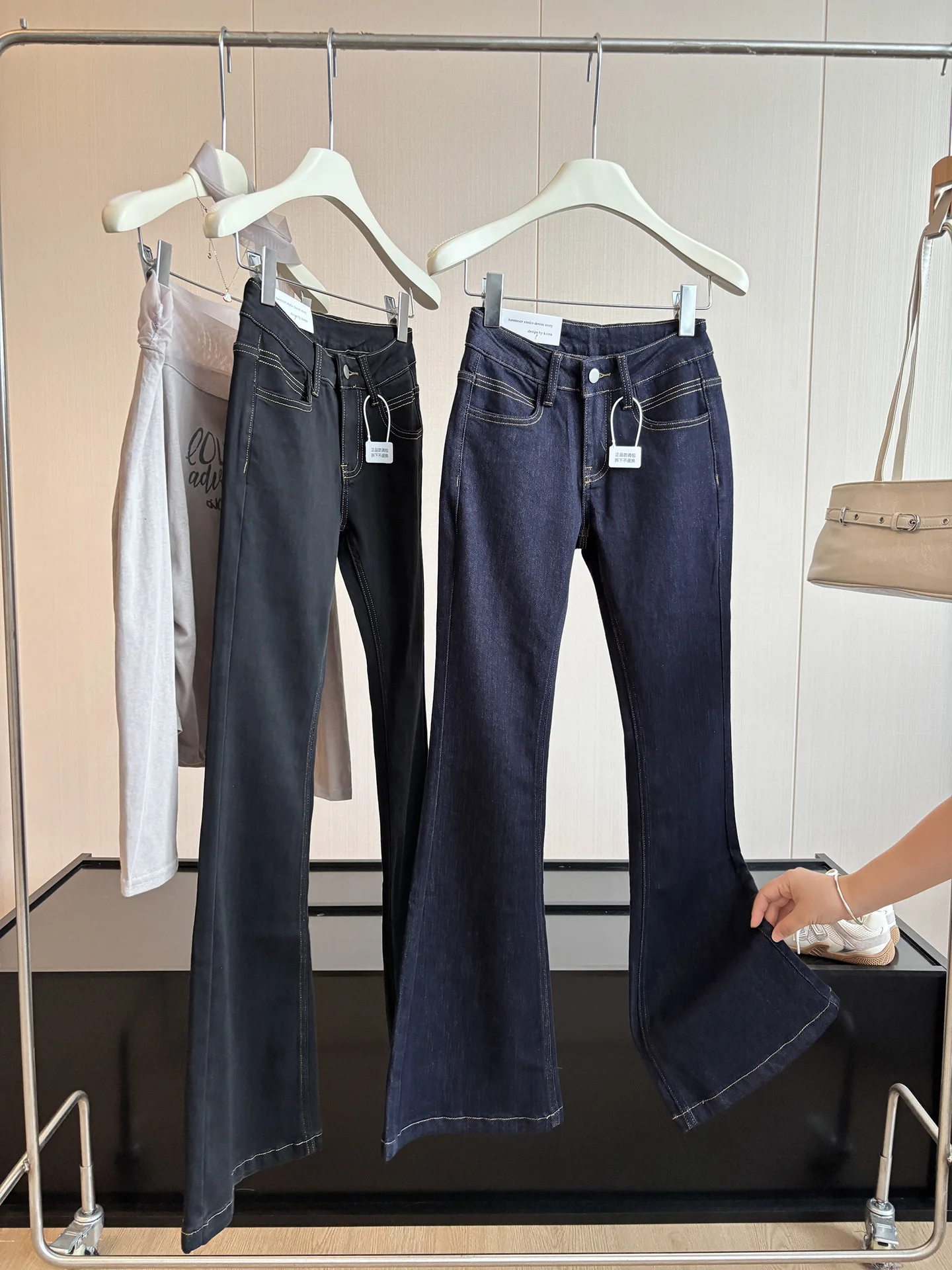 Low Waist Slim Fit White Denim Jeans Women's Autumn 2026 Korean Style Four Directional Elasticity Leg Lengthening Long Trousers