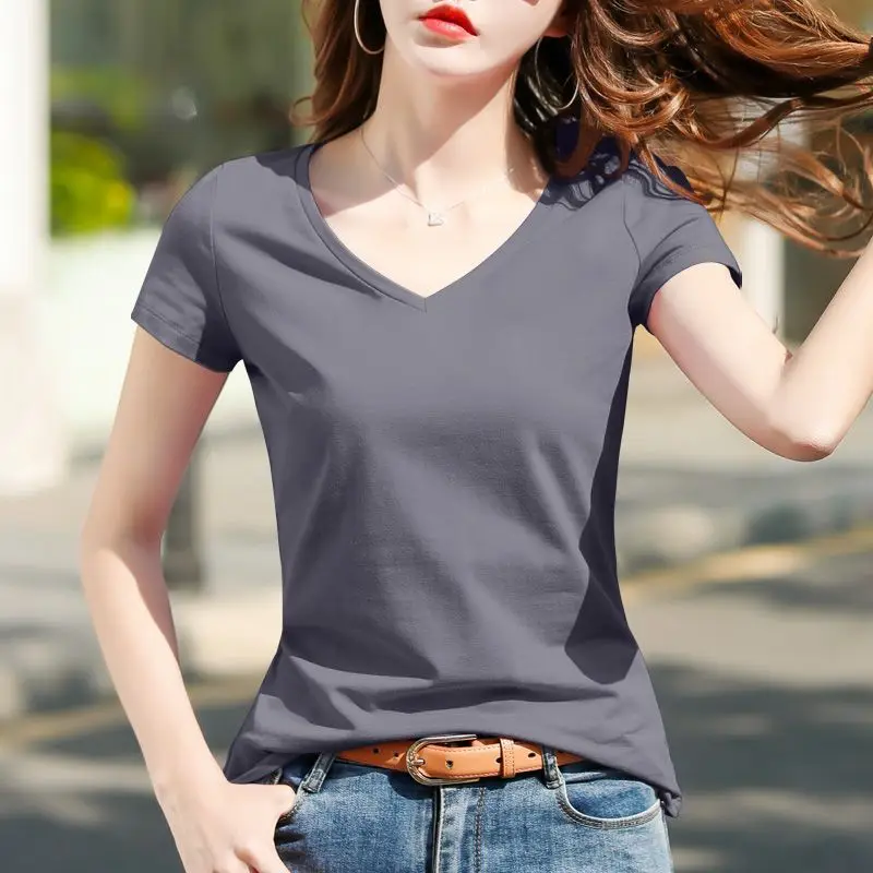 

Серая женская футболка с короткими рукавами, лето 2025, новый модный облегающий универсальный корейский топ с v-образным вырезом