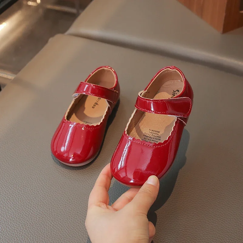 

Girls Leather Shoes Solid Candy Color Children Mary James Simple Classic Style for Wedding Party Chic Bright Glossy Skin Flats