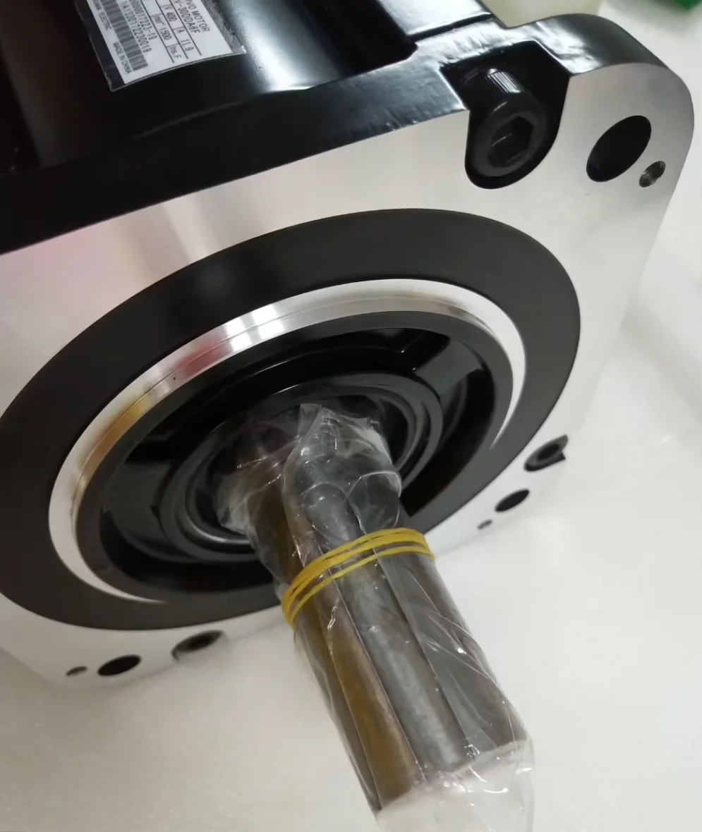 SGMRV-30ANA-YR12 Brand New Servo Motor Original Genuine，Fast Shipping，SGMRV 30ANA YR12，in stock