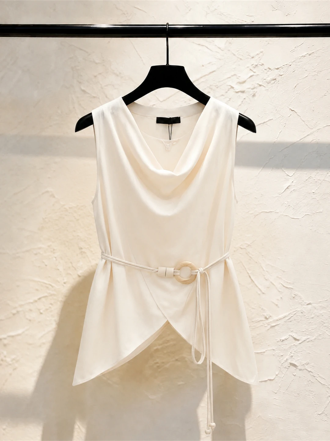 

Elegant Sleeveless Top Design Sensation Slimming Vest Summer Skin-friendly Korean Style Straight Cut Daily Wear Women's Shirt