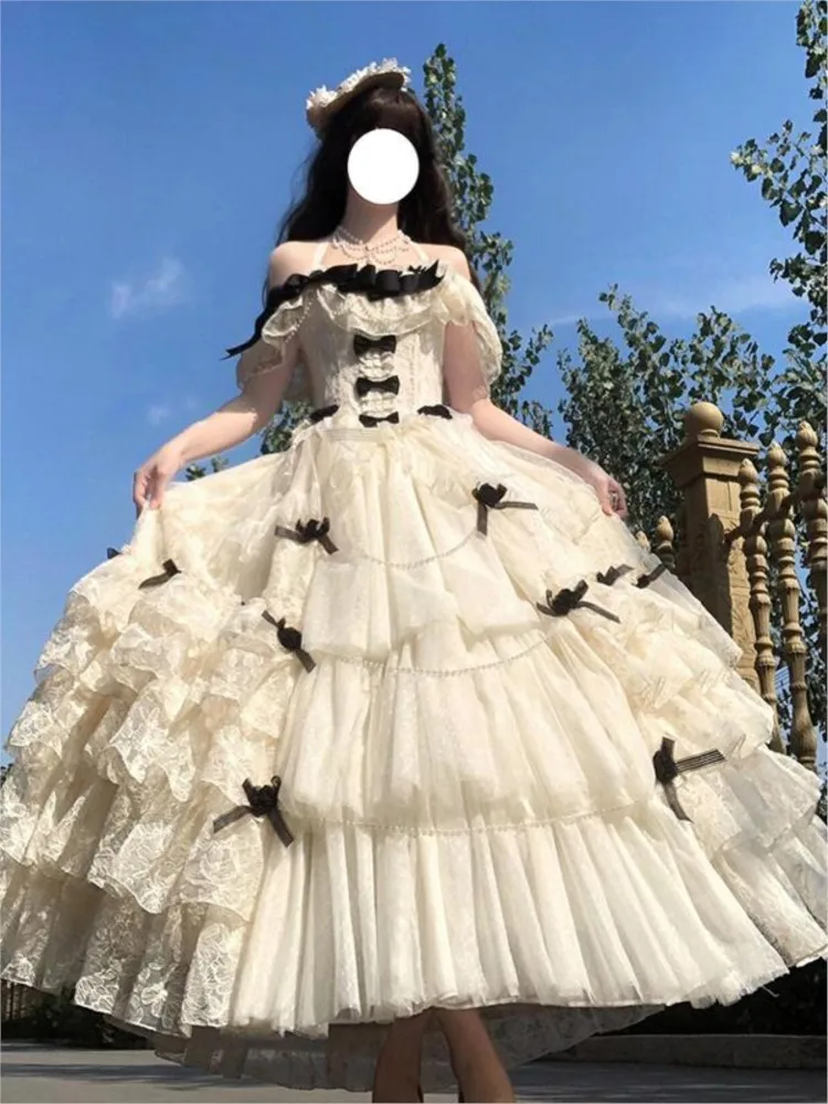 งานแต่งงานสีขาวแสงหรูหราของนักเรียนชนกลุ่มน้อยวันพิธีมวัยชุดพิธีกร