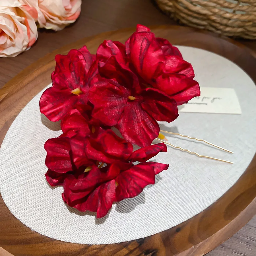 Jepit Rambut Bunga Kain Merah Super Cantik untuk Wanita, Jepit Rambut Kelopak Simulasi Logam, Aksesoris Rambut Liburan Baru, Hadiah K