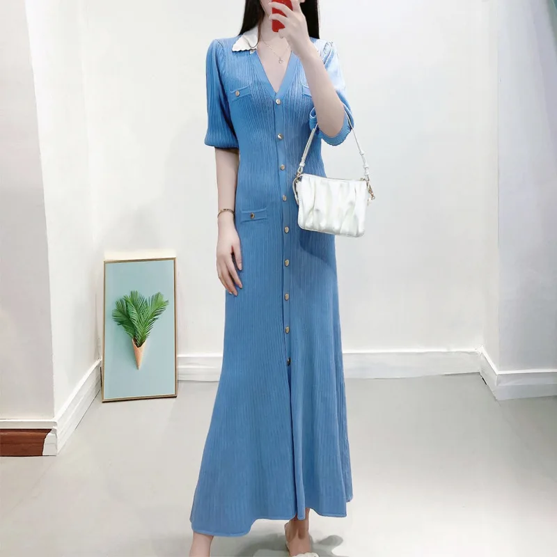 

Slim fit waist length skirt with bubble sleeves, V-neck knitted dress,Light luxury, S family early autumn new women's clothing