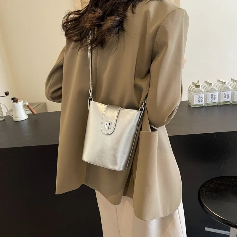 

Elegant Women’s Leather Fashion Shoulder Classic Tote Bag Luxury Designer Crossbody Handbag For Travel And Daily Use