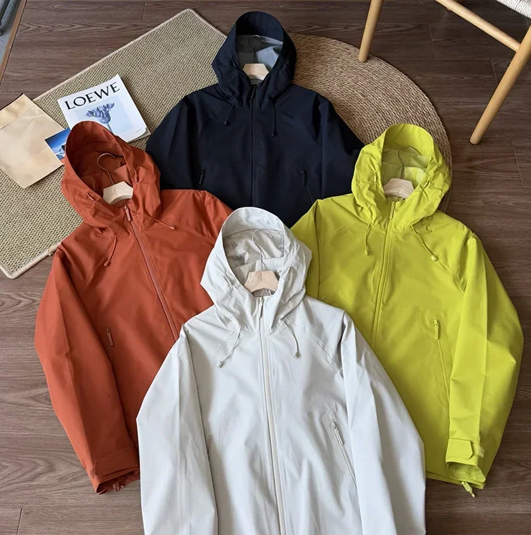 Unisex Windbreaker-Jacke mit Kapuze in Unifarbe – Leichte Reißverschluss-Oberbekleidung für Herbstfahrten und Outdoor-Aktivitäten – Detail 3