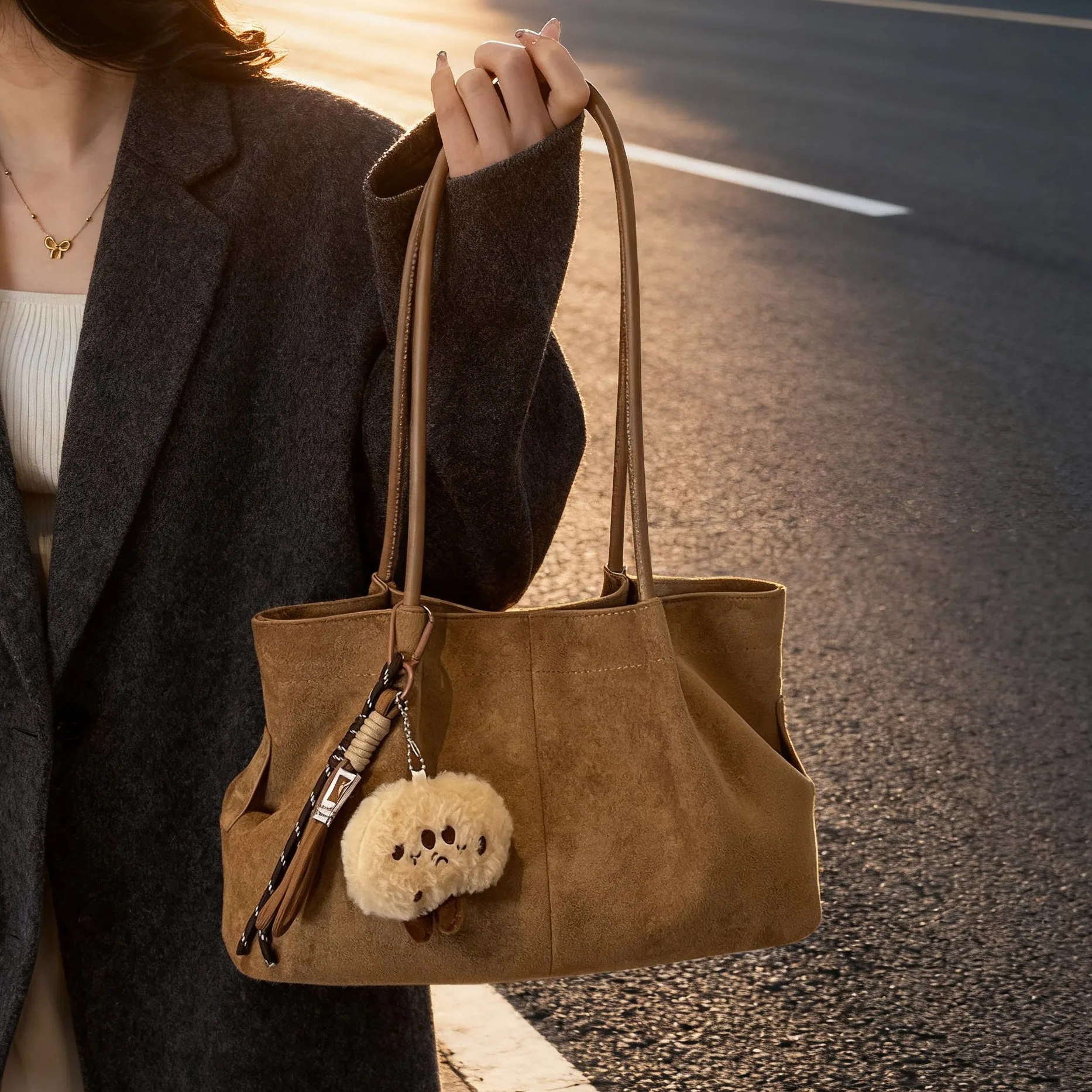 

2025 Women's Vintage Underarm Bag, Corduroy Hobo Sling, Large Capacity Tote with Adjustable Strap for Commute & Dating​