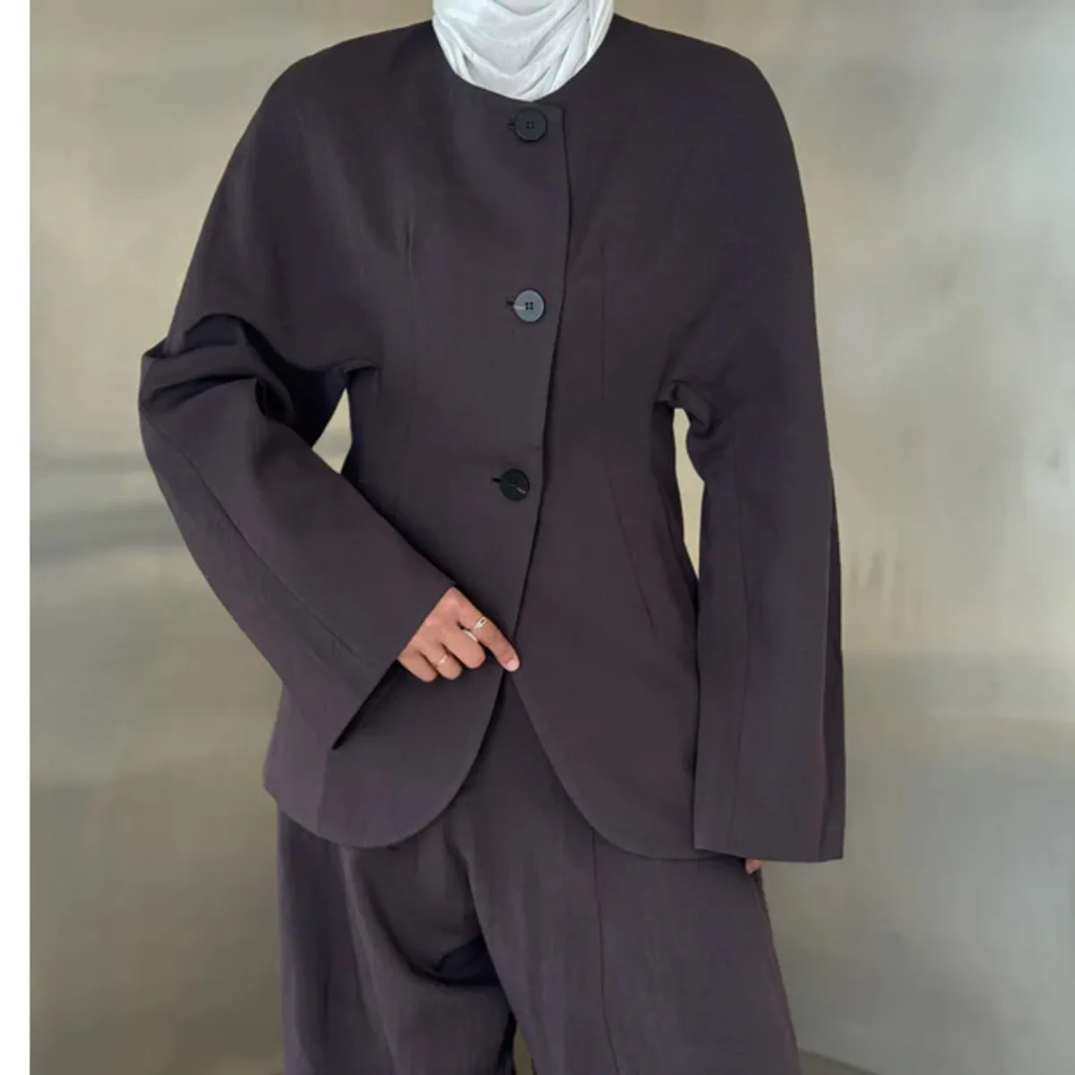 KWTX 2025 Exclusivo conjunto de una pieza de pantalones lisos de color sólido con estilo de pierna larga con cierre de un solo botón y estilo de dinero antiguo