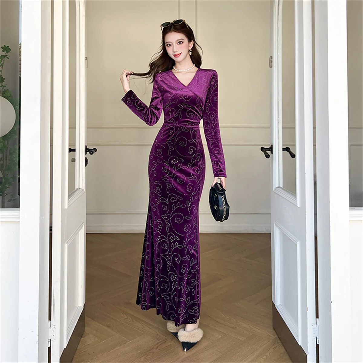 

Элегантное бархатное облегающее платье со стразами для похудения, темпераментное облегающее платье для женщин с v-образным вырезом и длинными рукавами, складное платье русалки