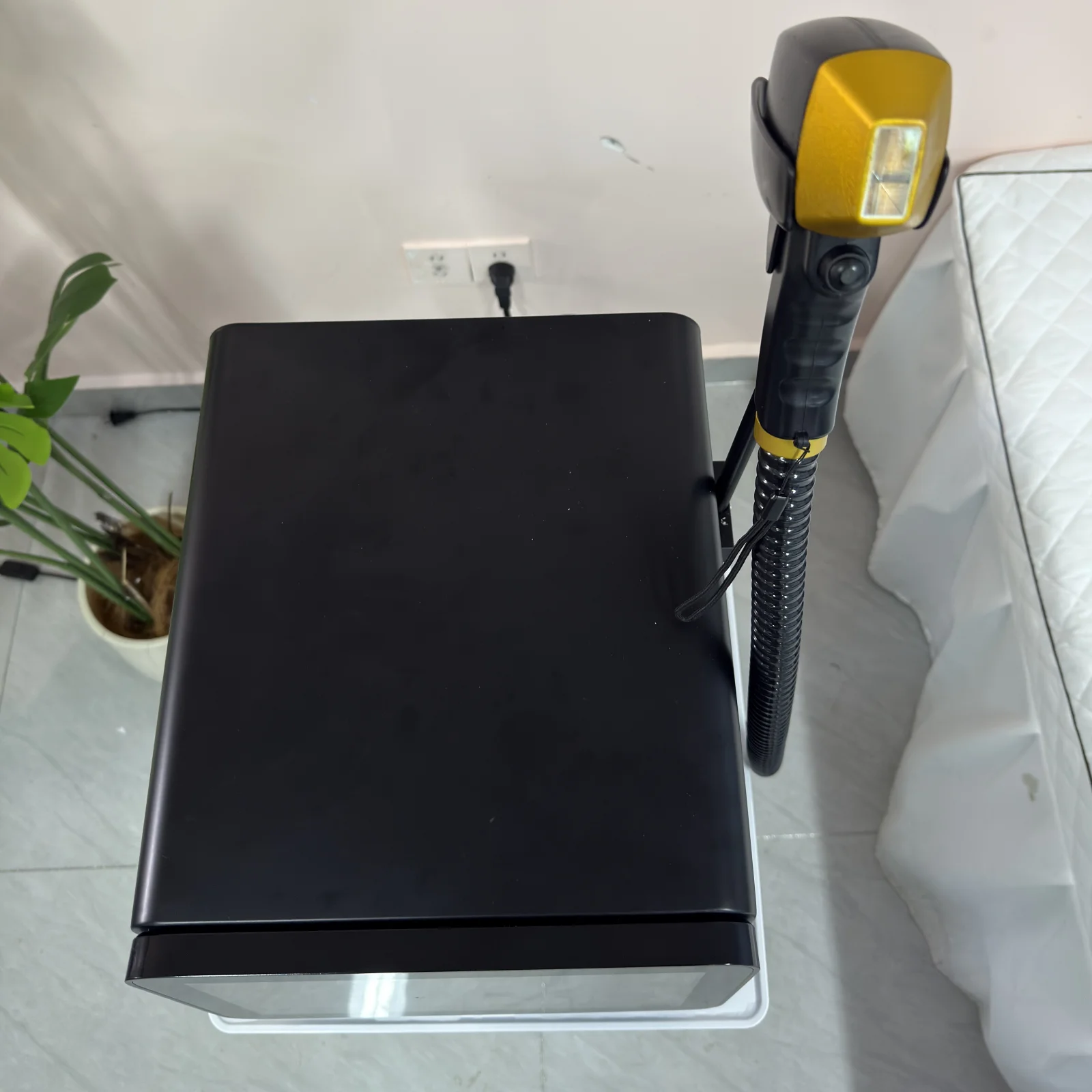 ديود إزالة الشعر بالليزر المهنية آلة أداة التجميل المنزلية المحمولة مزيل الشعر الجليد البلاتين إزالة الشعر صالون تجميل.