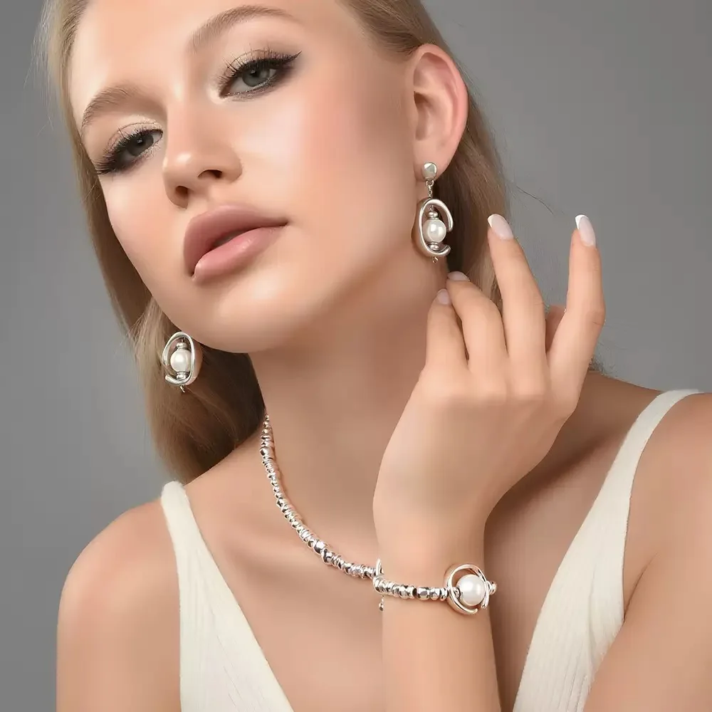 Spanish irregular pearl necklace for women, fashionable and simple accessories gift