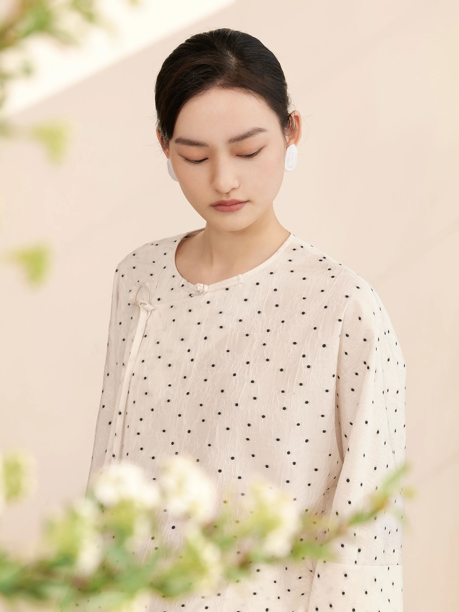 

New Spring Chinese Sle Texture Polka Dot irt Women's Yún Bái Button up Top Loose Fit round Ne Seven Sve Polyester Fiber