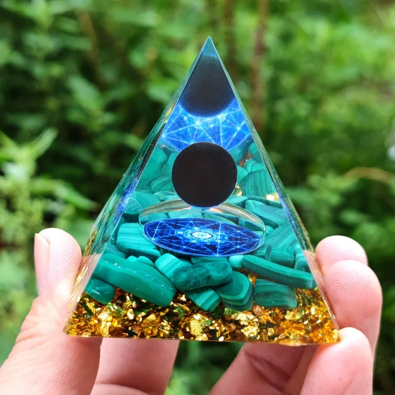 

Ogen Energy Crystal Ball Gravel Pyramid Home Crafts Resin Decorations Desktop Decoration Dream Come True