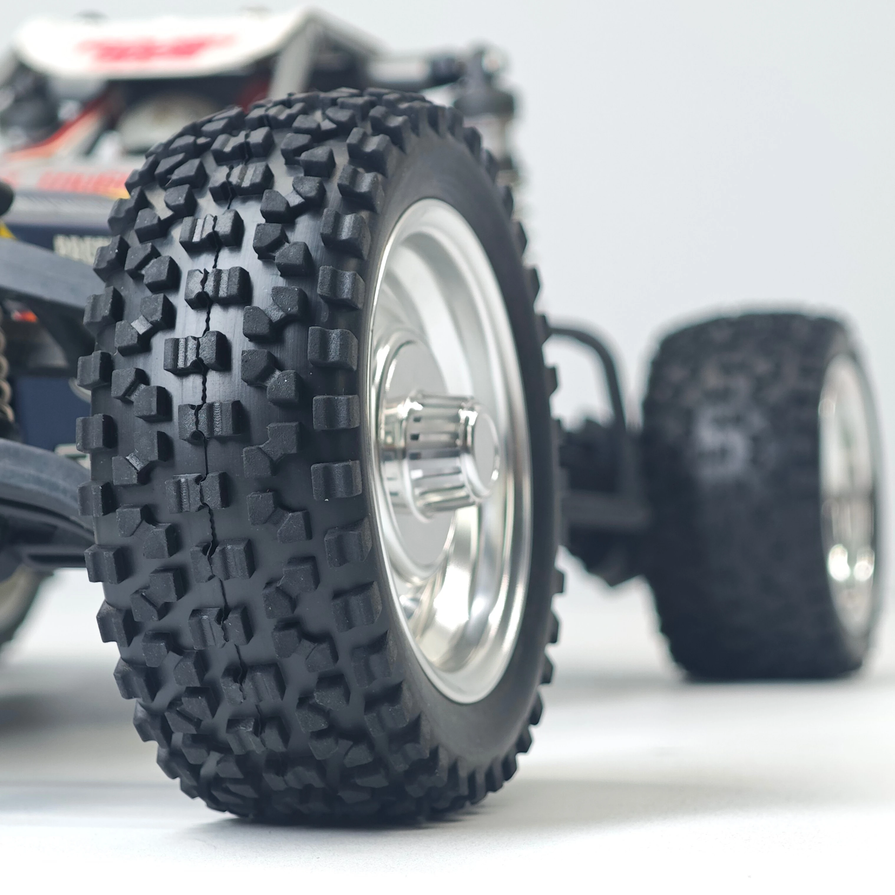 JDMODEL JDM-258, Reifen für statische Modellautos, universelle Reifen für 1/10-Allrad-Elektro-Buggys und Tourenfahrzeuge für den Einsatz im Gelände. – Detail 8