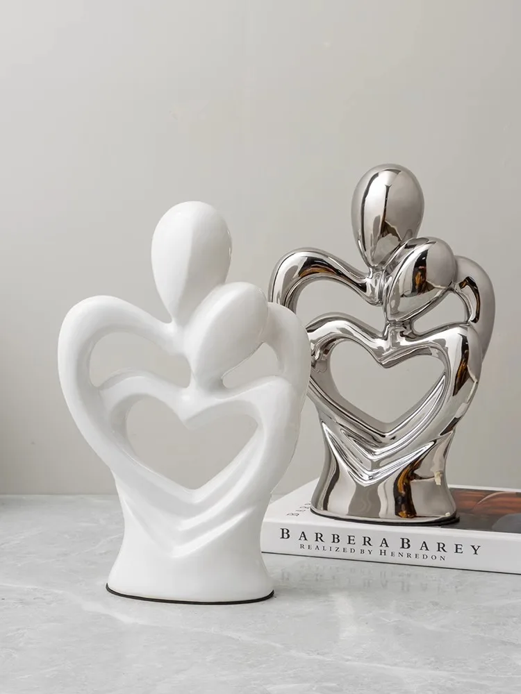 Modern Luxury Couple Love Ceramic Statue Ornaments Creative Home Wine cabinet foyer Decoration Wedding Decoration Wedding Gift