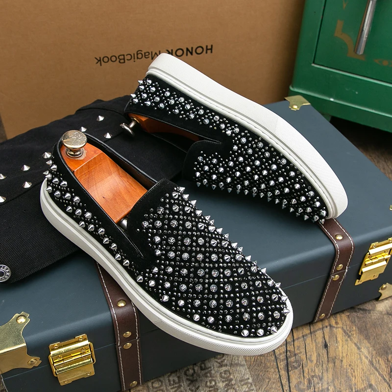 Men's Fashion Party Prom Dress Rivets Shoes Slip-on Cow Suede Leather Flats Shoe Breathable Studded Loafers Designer Footwear