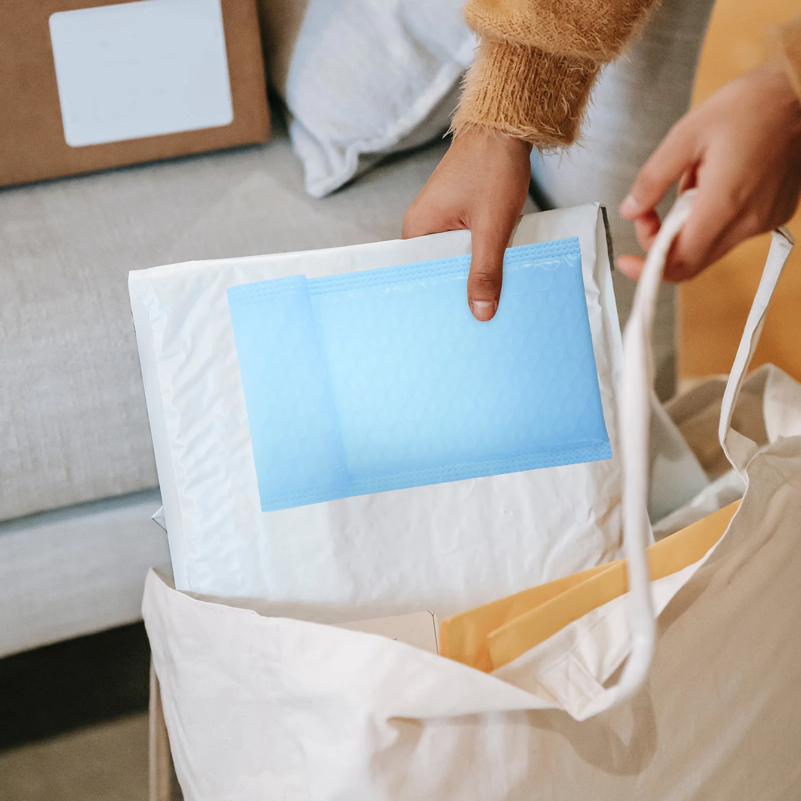 

100pcs Sealed Bag Adhesive Clothing Shipping Bags Small Bubble Mailers Professional Packaging Wear Resistant Sturdy Design
