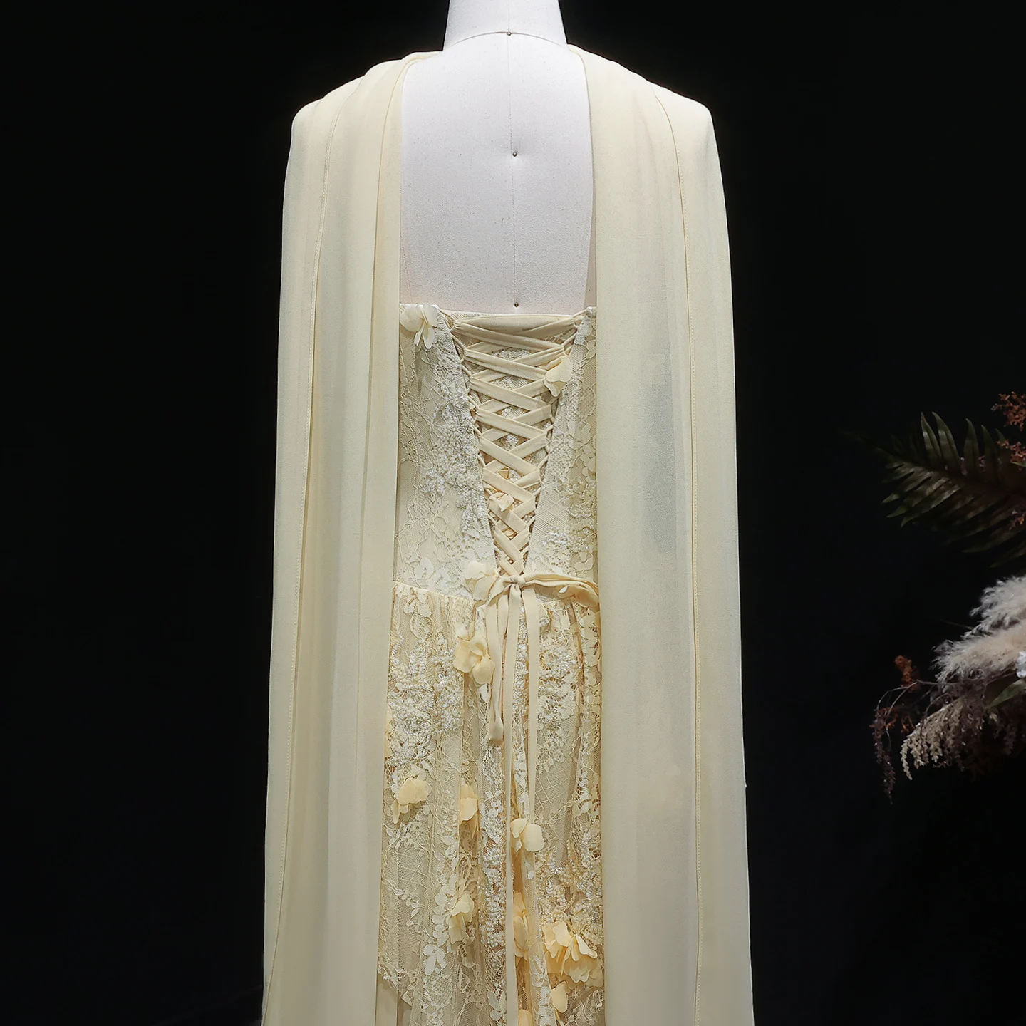 Sharon Said Luxuriöses Hellgelbes Abendkleid mit Off-Shoulder-Ausschnitt und 3D-Blumen 2026 Damen Hochzeitsfeier Ballkleider SS654 Maßanfertigung – Detail 14